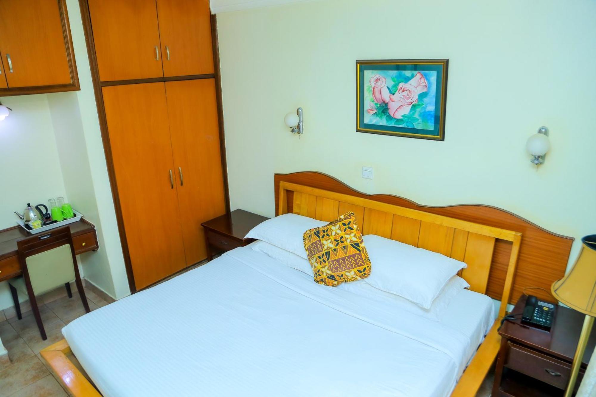 Shangri-La Hotel Muyenga Bugolobi Kültér fotó