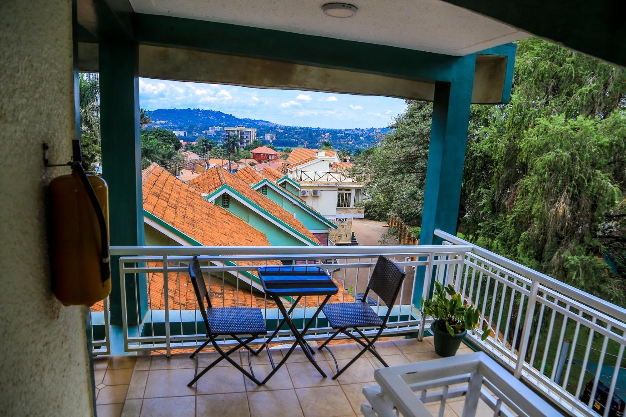 Shangri-La Hotel Muyenga Bugolobi Kültér fotó