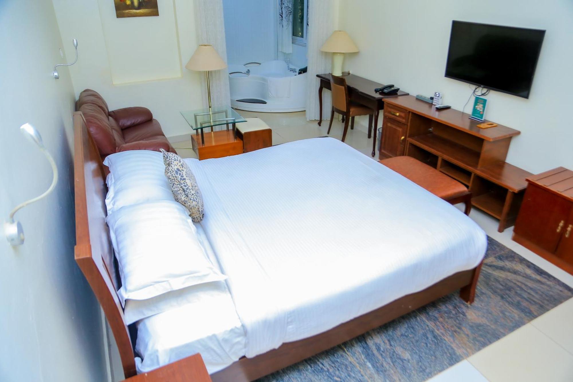 Shangri-La Hotel Muyenga Bugolobi Kültér fotó