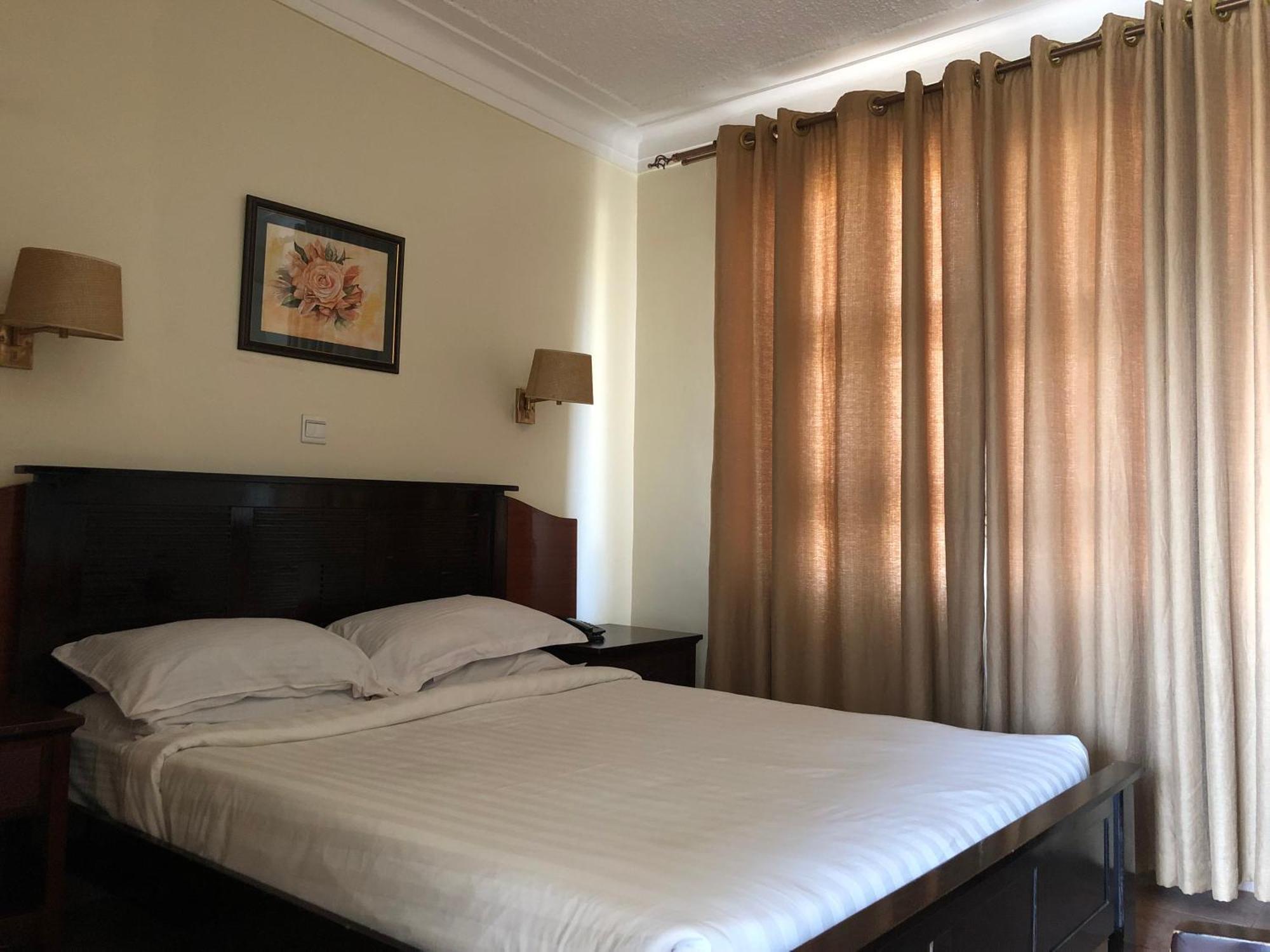 Shangri-La Hotel Muyenga Bugolobi Kültér fotó